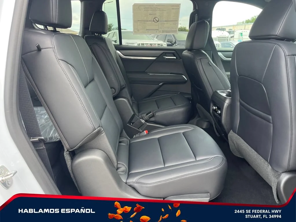 New 2027 Glacier White Tricoat GMC Elevation image 18