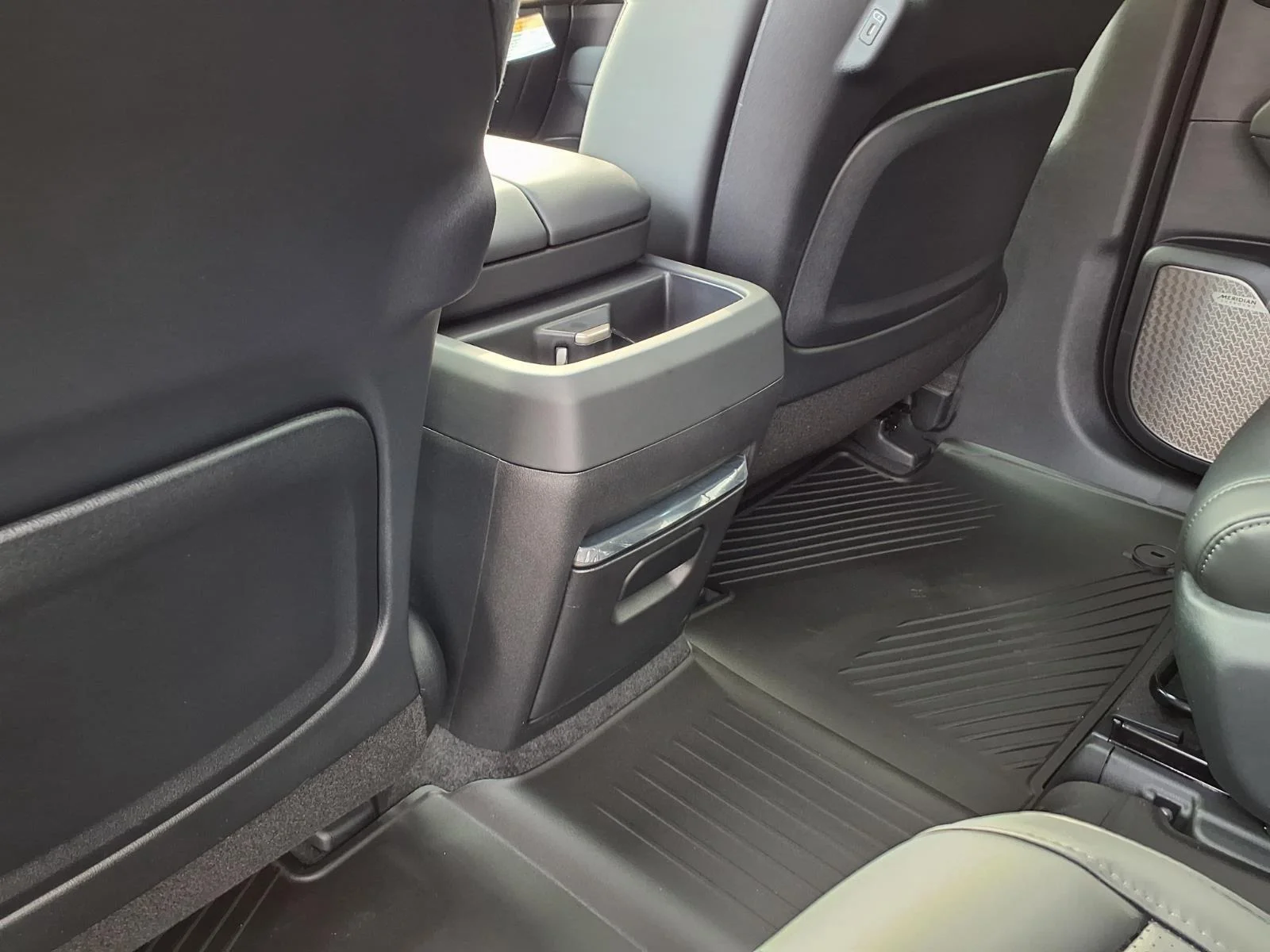 New 2027 Glacial White Pearl Kia SX-PRESTIGE image 7