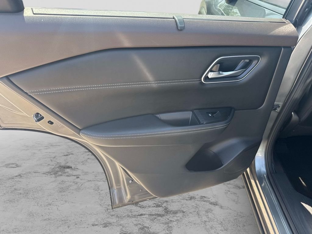 Used 2021 Gray Nissan SV image 16