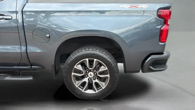 Used 2019 Gray Chevrolet RST image 34