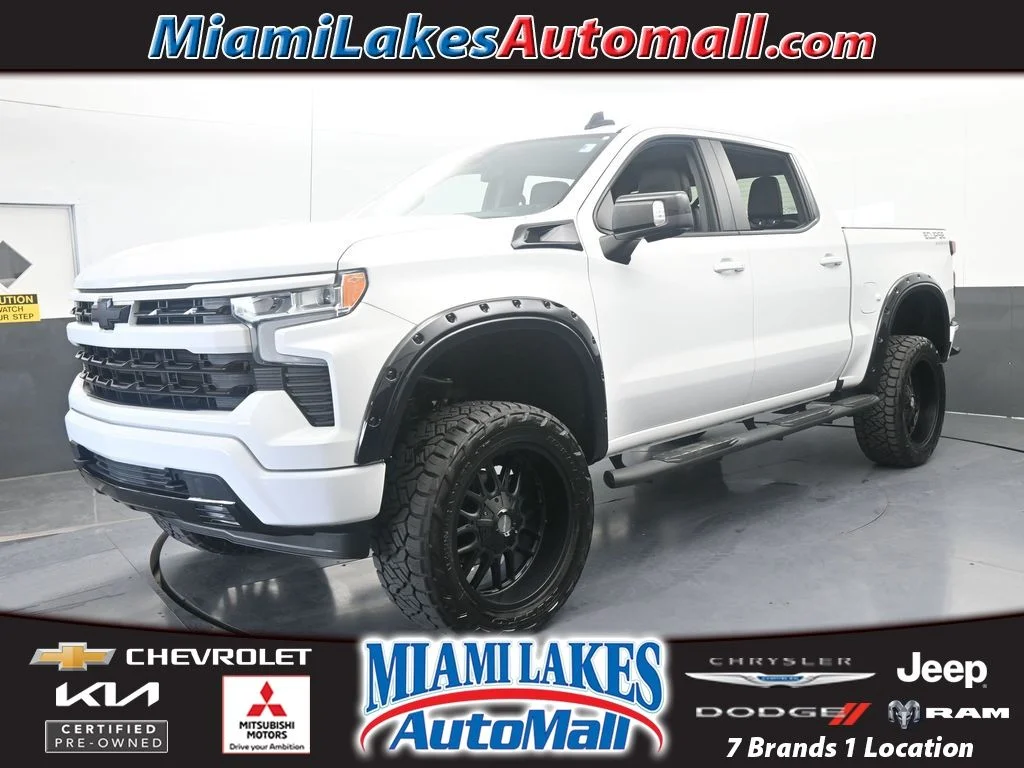 Used 2022 Summit White Chevrolet RST image 1