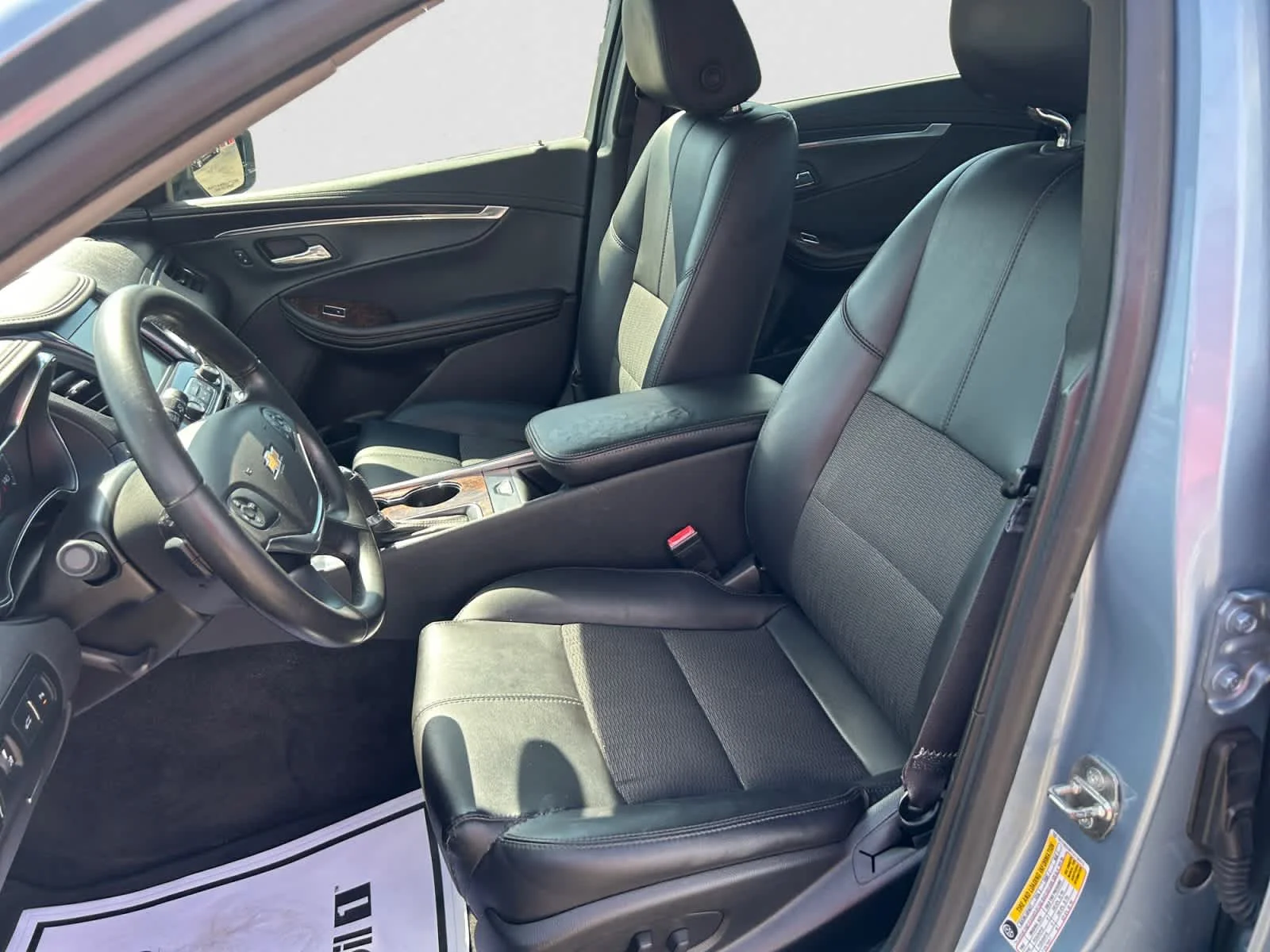 Used 2015 Silver Topaz Metallic Chevrolet LT image 14