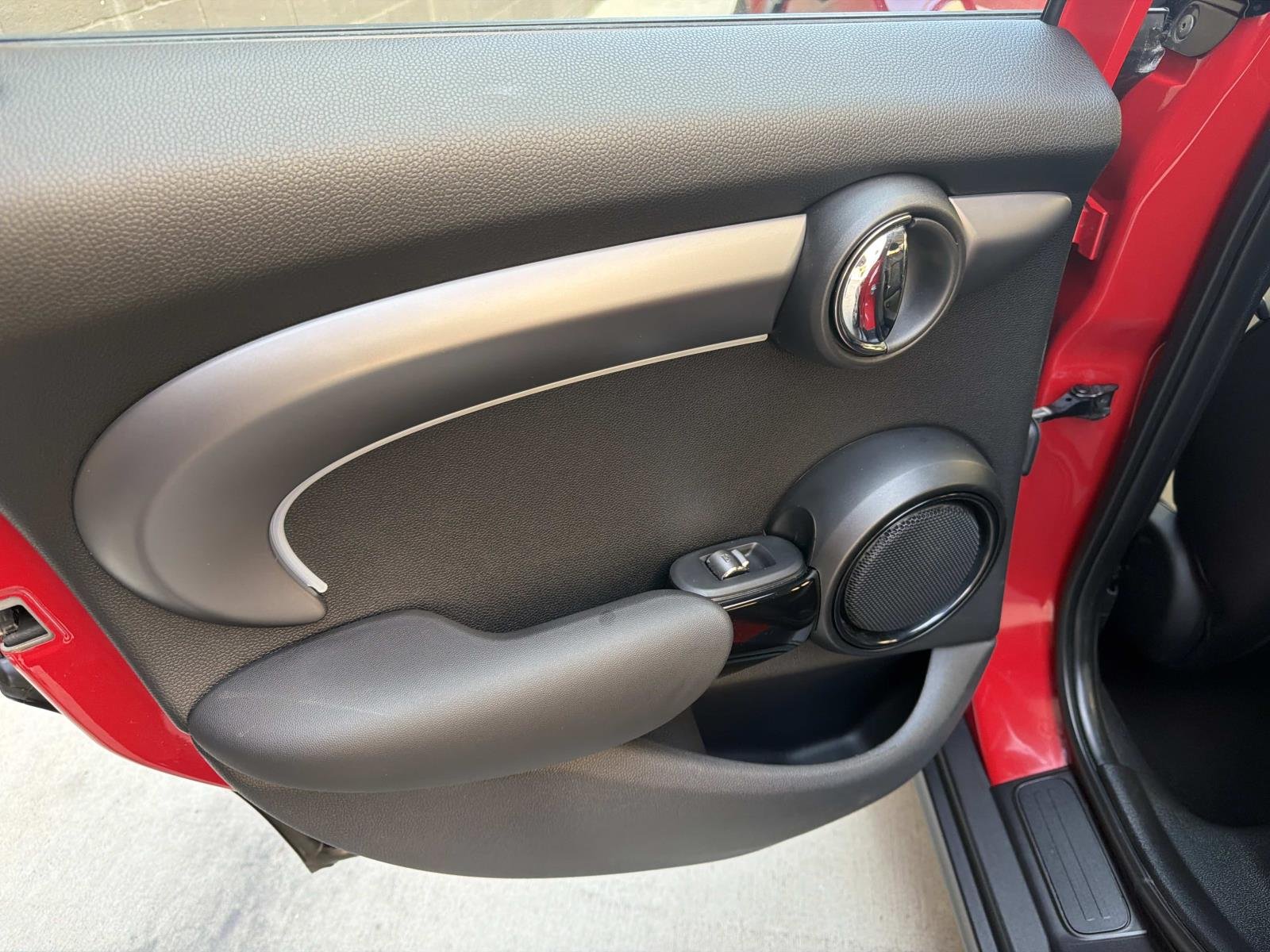 Used 2022 Chili Red MINI Cooper FWD image 8