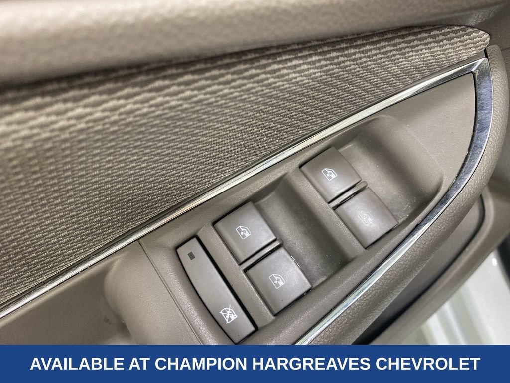 Used 2017 SUMMIT WHITE Chevrolet LT image 31
