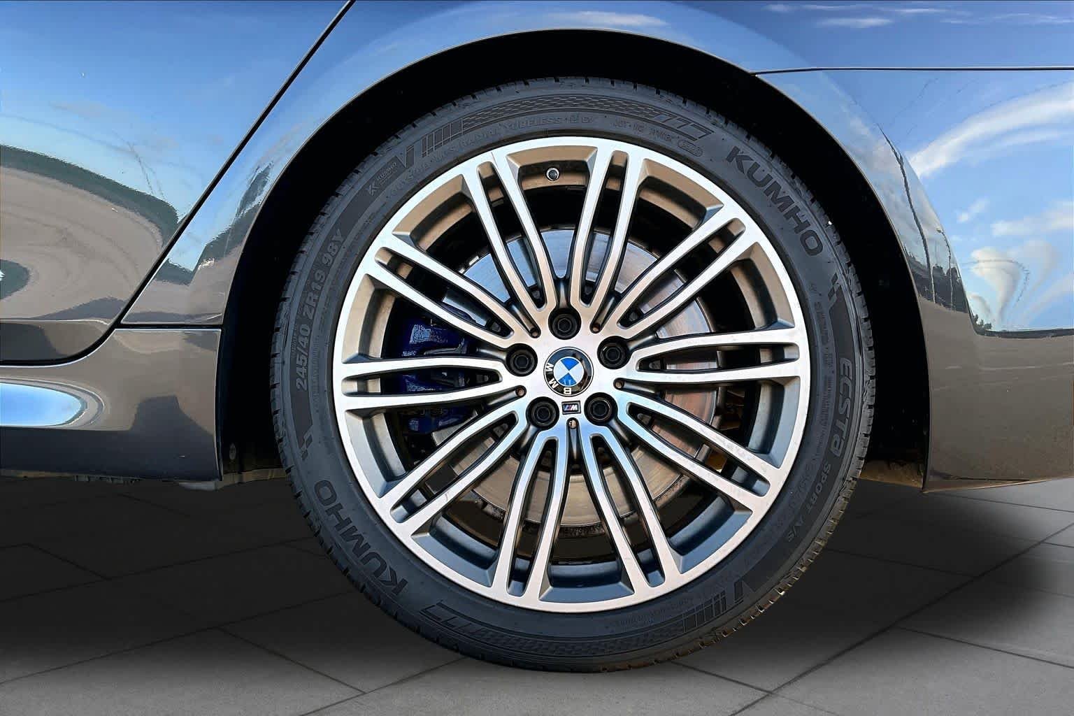 Used 2020 Dark Graphite Metallic BMW M550i xDrive image 11