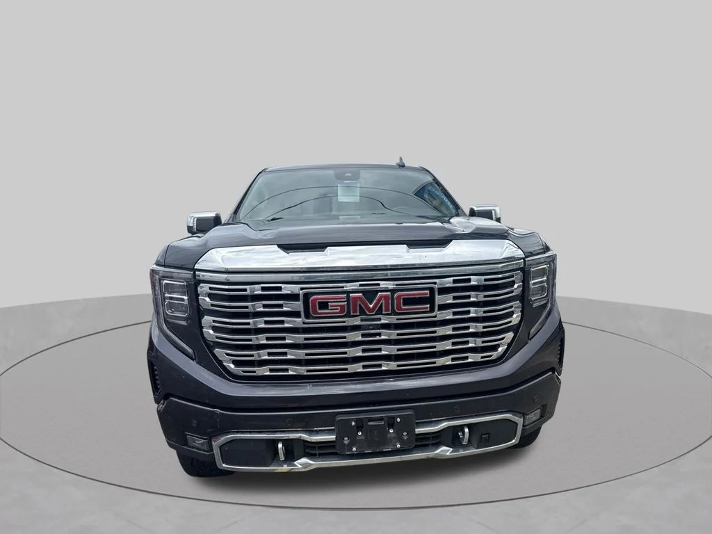 Used 2022 Silver GMC Denali image 3