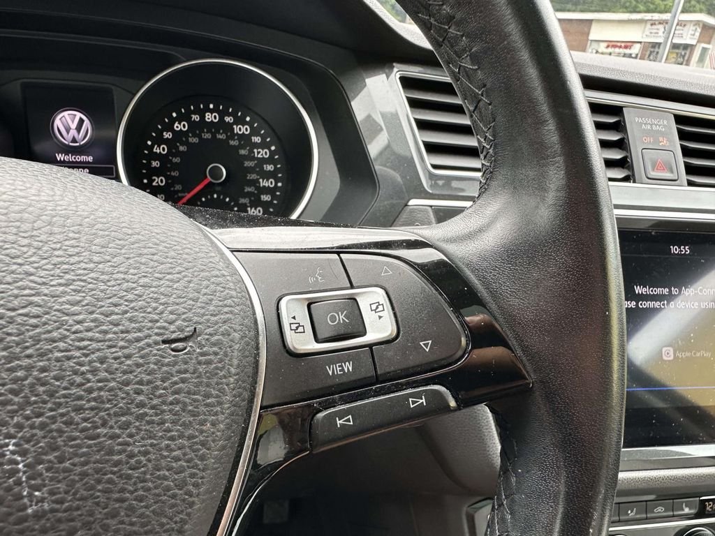 Used 2019 Black Volkswagen 2.0T SE image 32