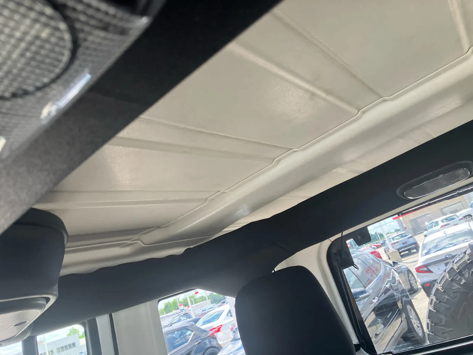 Used 2016 Bright White Clearcoat Jeep Sport image 18