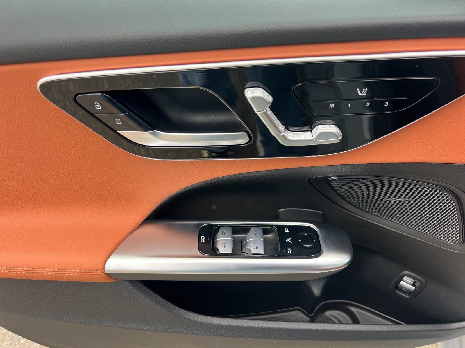 New 2026 MANUFAKTUR Alpine Grey Mercedes-Benz C 300 image 14