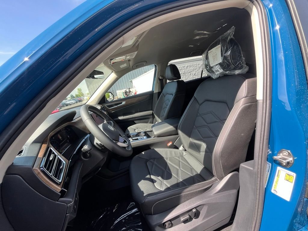 New 2026 Blue Volkswagen 2.0T SE w/Technology image 10