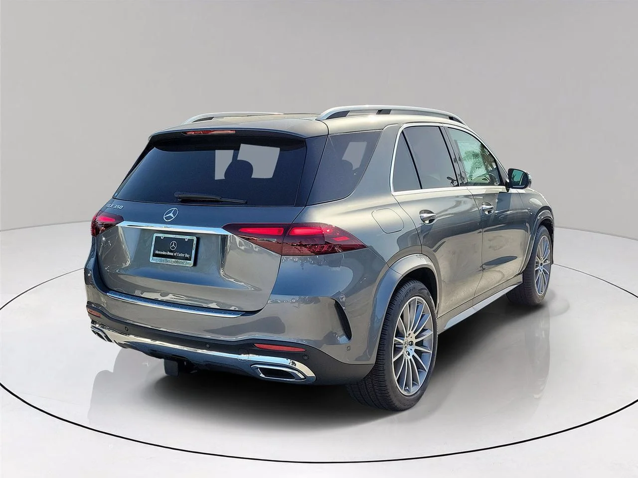 New 2026 Selenite Grey Metallic Mercedes-Benz GLE 350 image 4