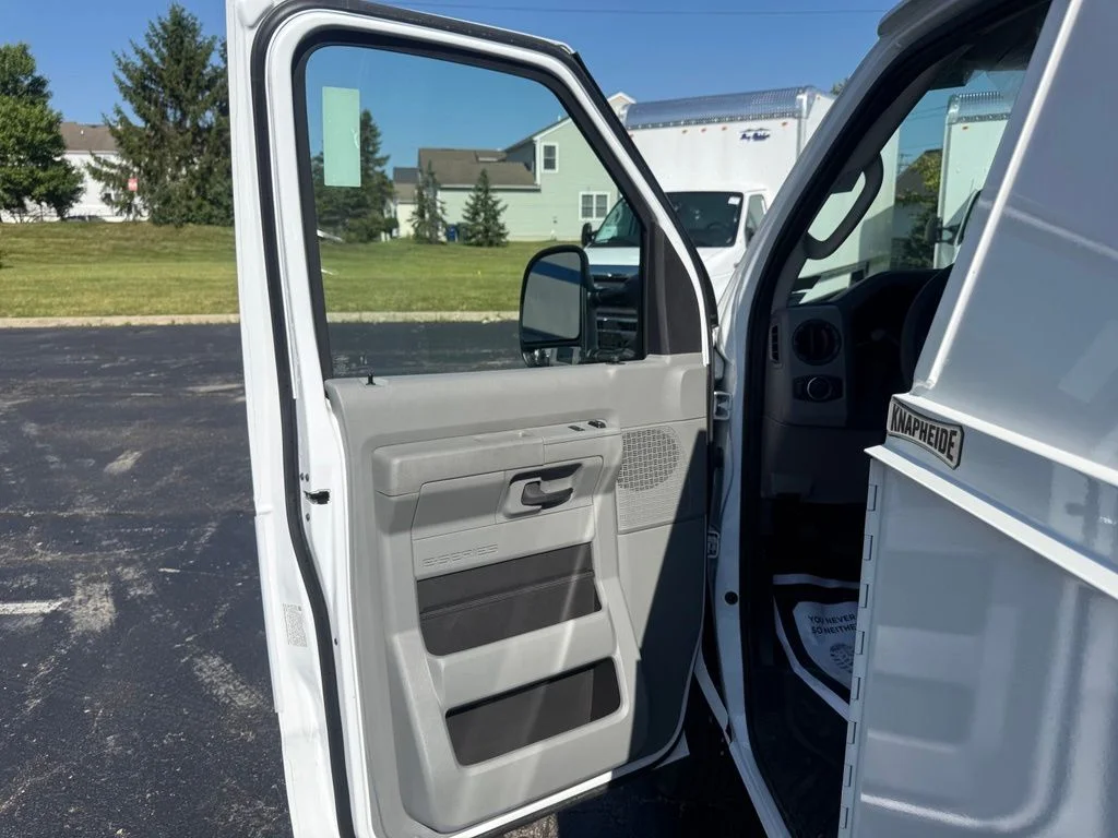 New 2026 Oxford White Ford E-350 SRW image 14