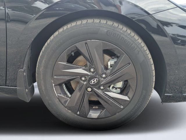Used 2022 Black Hyundai SEL image 11