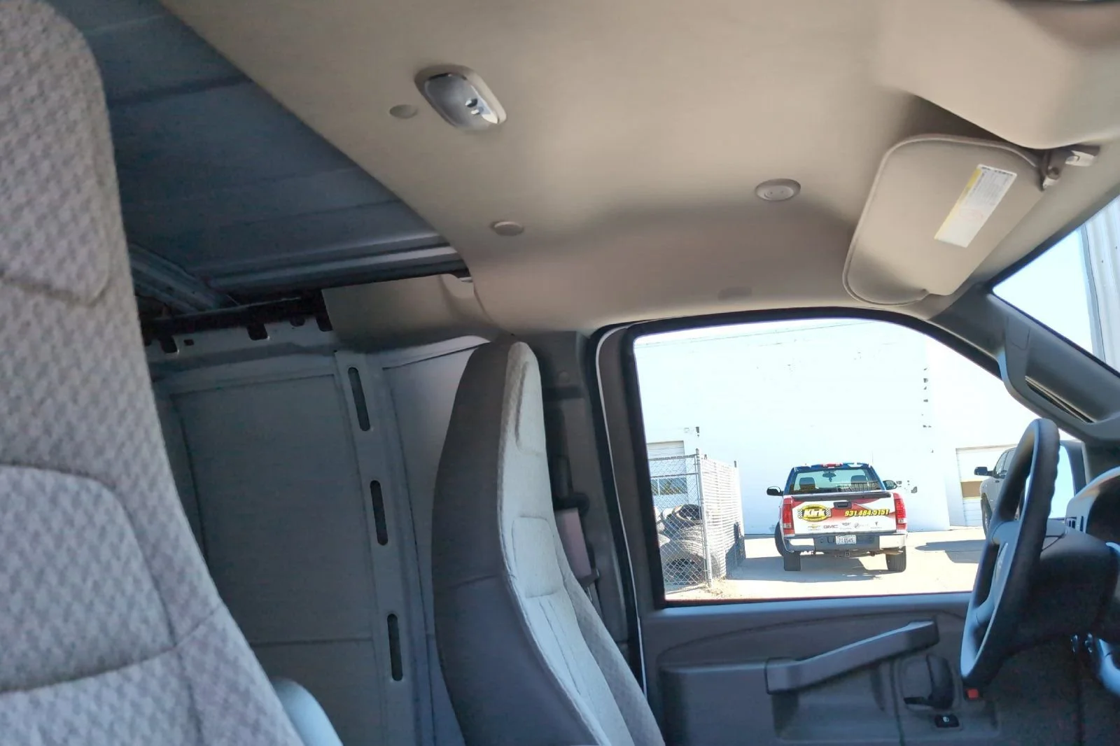 2025 GMC Savana Cargo Work Van - Photo 18