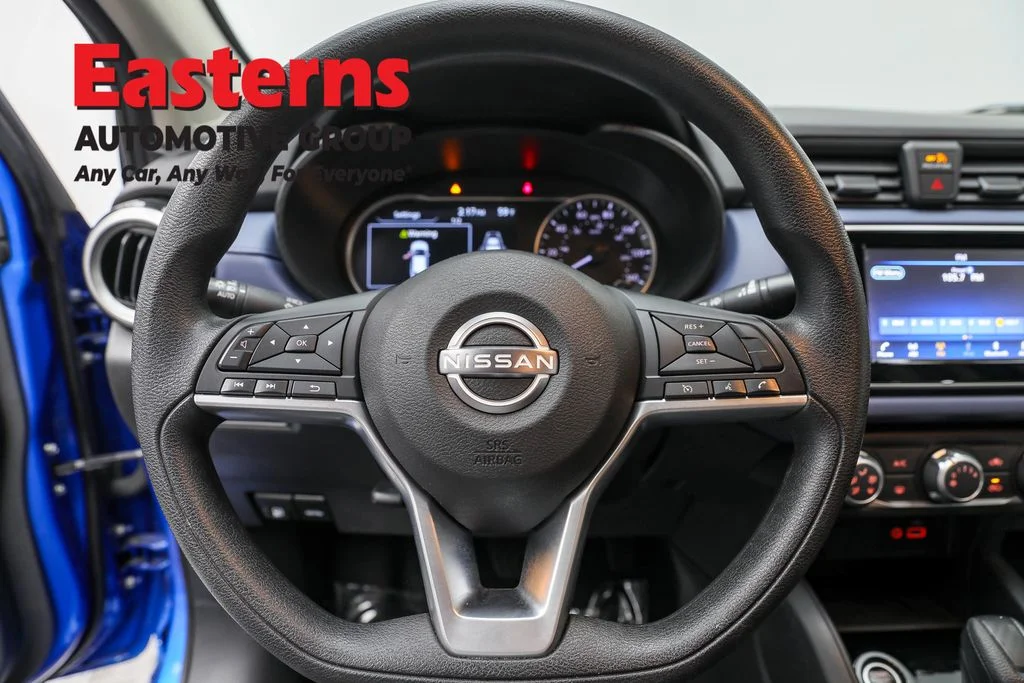 Used 2023 Blue Nissan 1.6 SV image 10