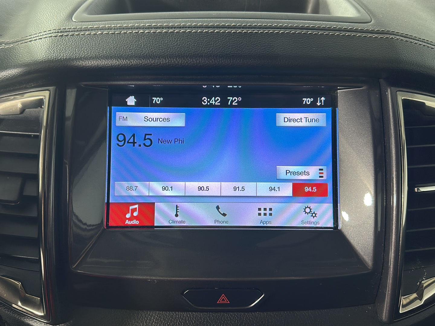 Used 2019 Oxford White Ford LARIAT image 22