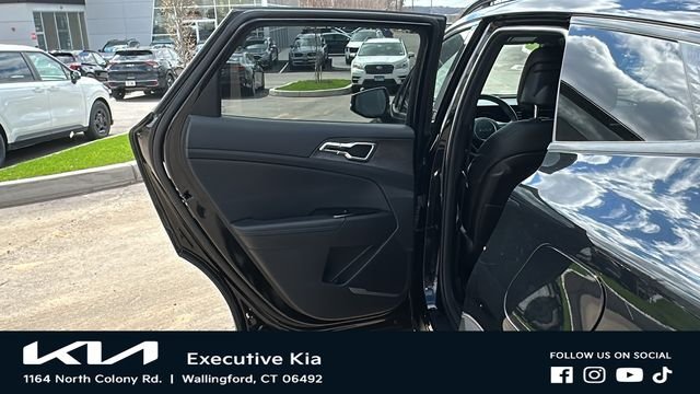 Used 2023 Black Kia X-Line image 21