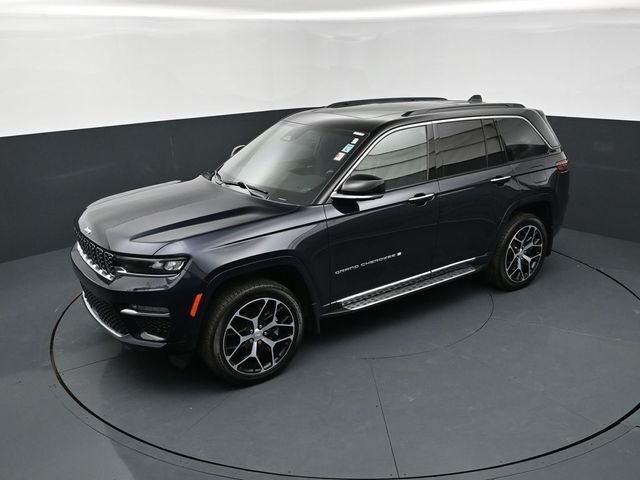 Used 2024 Black Jeep Summit Reserve image 14