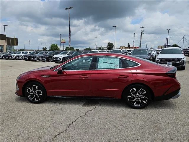 New 2025 Ultimate Red Hyundai SEL image 2