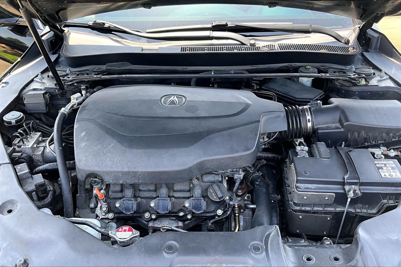 Used 2015 Crystal Black Pearl Acura V6 Tech image 28
