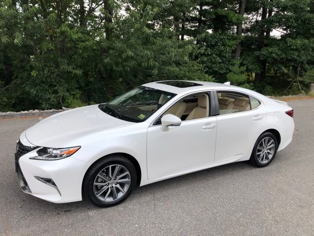 Used 2016 White Pearl Lexus 300h image 15