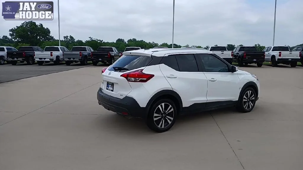 Used 2020 White Nissan SV image 10