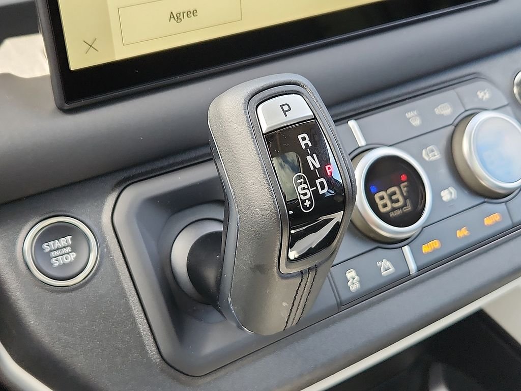 2025 Land Rover Defender S - Photo 15
