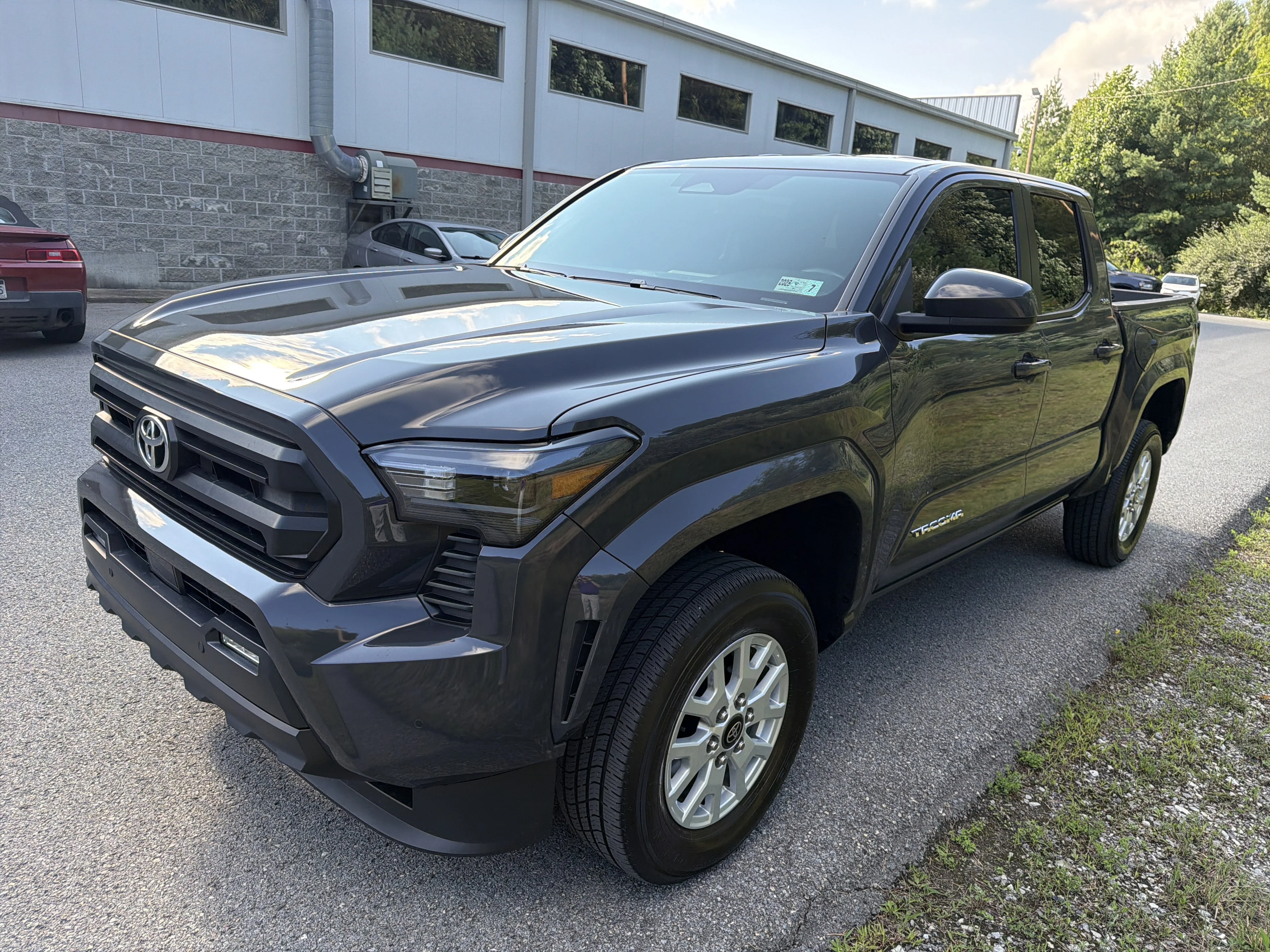 2024 Toyota Tacoma SR5 - Photo 7