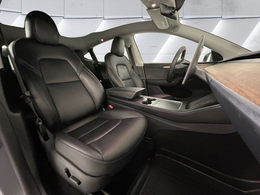 Used 2025  Tesla Long Range image 14