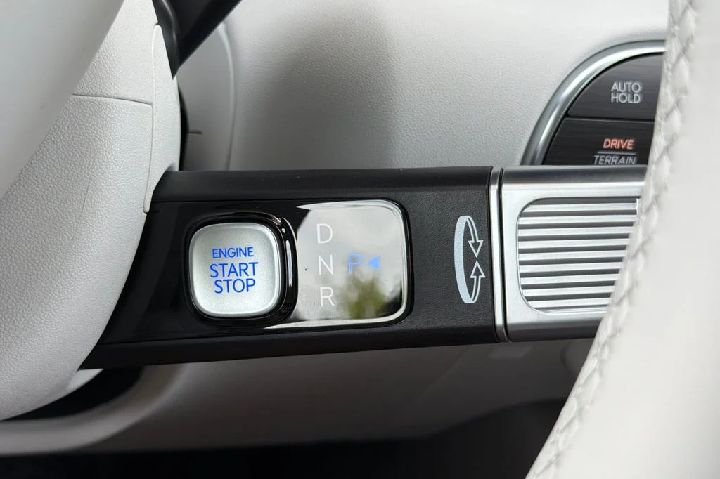 New 2026 Silver Hyundai SEL Premium image 20