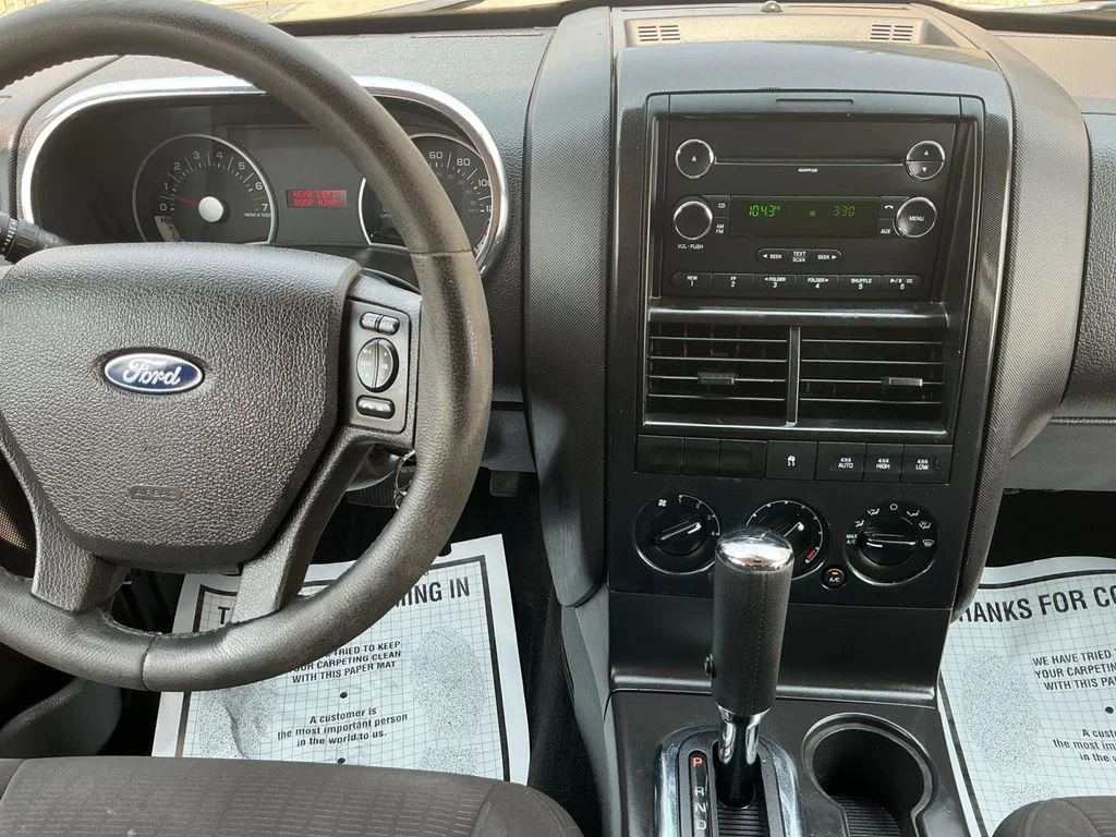 Used 2010 Red Ford XLT image 16