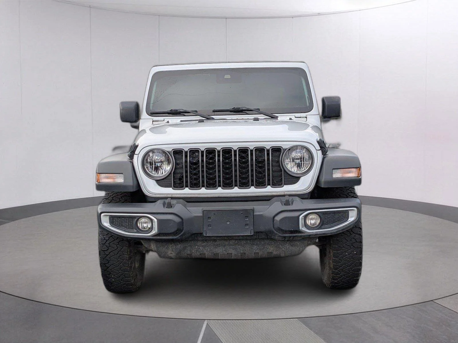 Used 2025 Bright White Clearcoat Jeep Sport S image 9