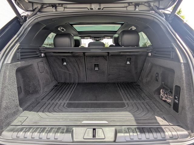 Used 2023 Black Land Rover SE Dynamic image 13