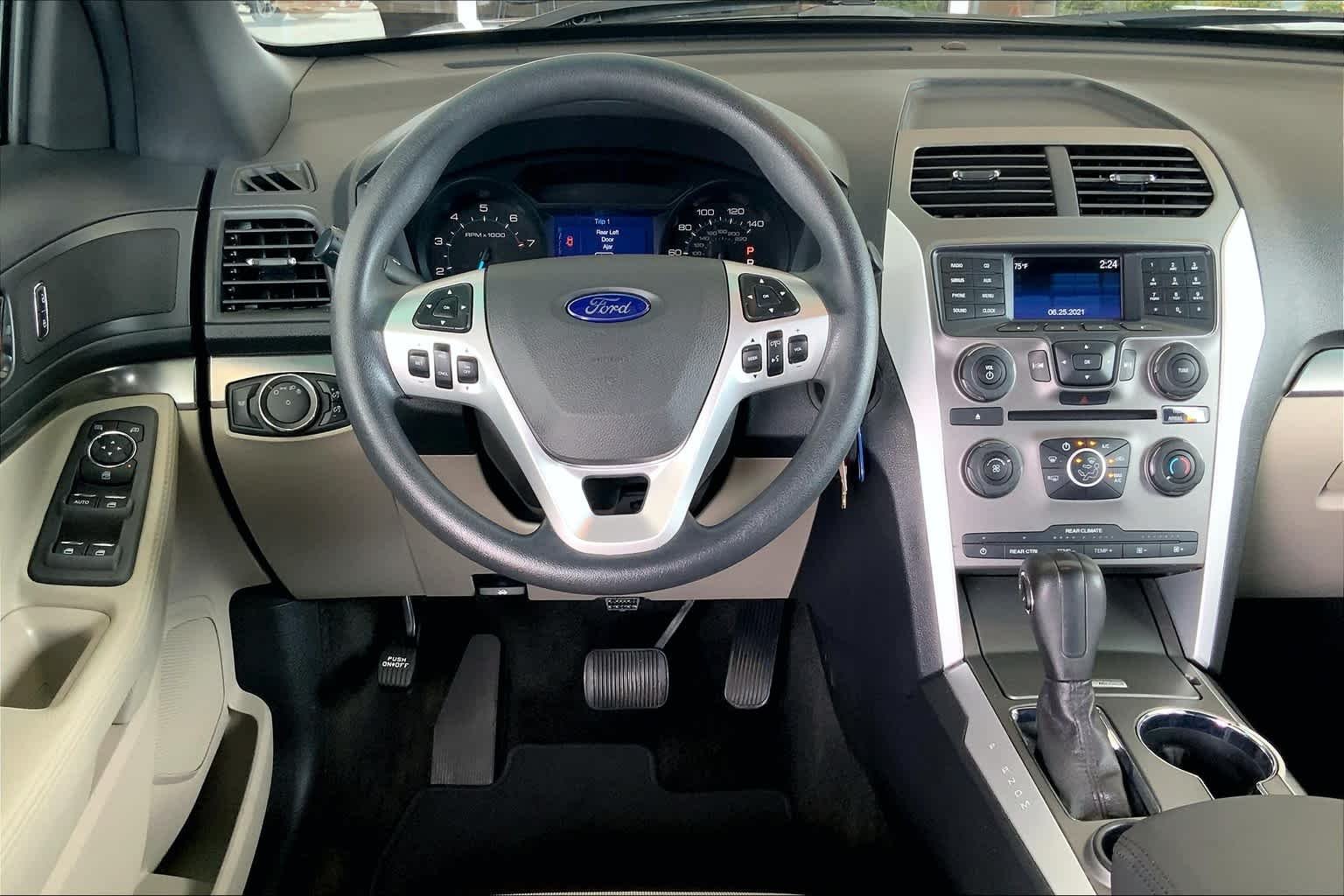 Pre-Owned 2015 Ford Explorer Base