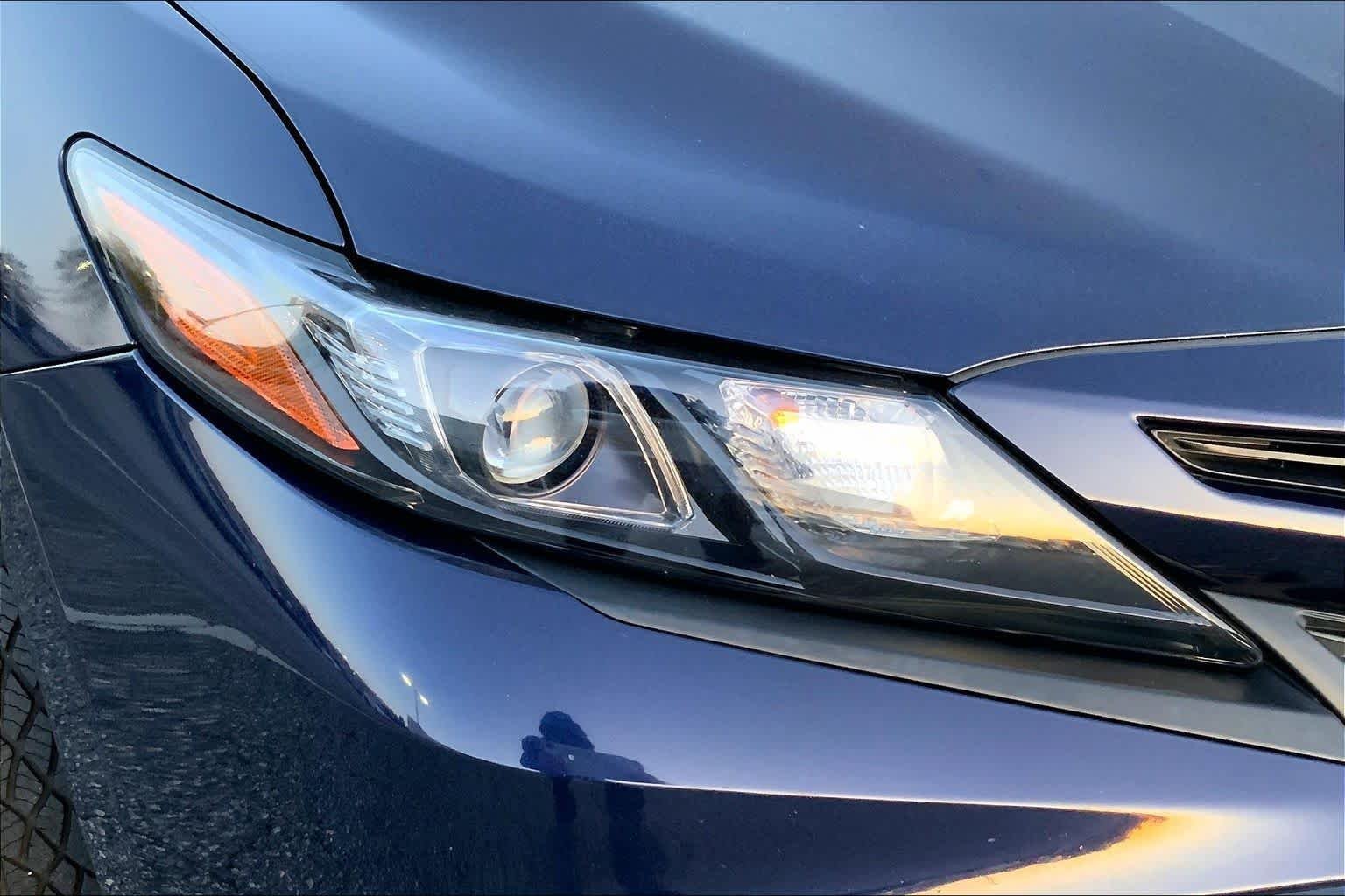 Used 2022 BLUE Toyota SE image 26