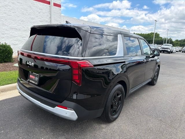 Used 2026 Black Kia LXS image 9