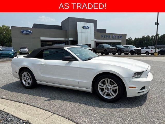 Used 2013 White Ford V6 image 1