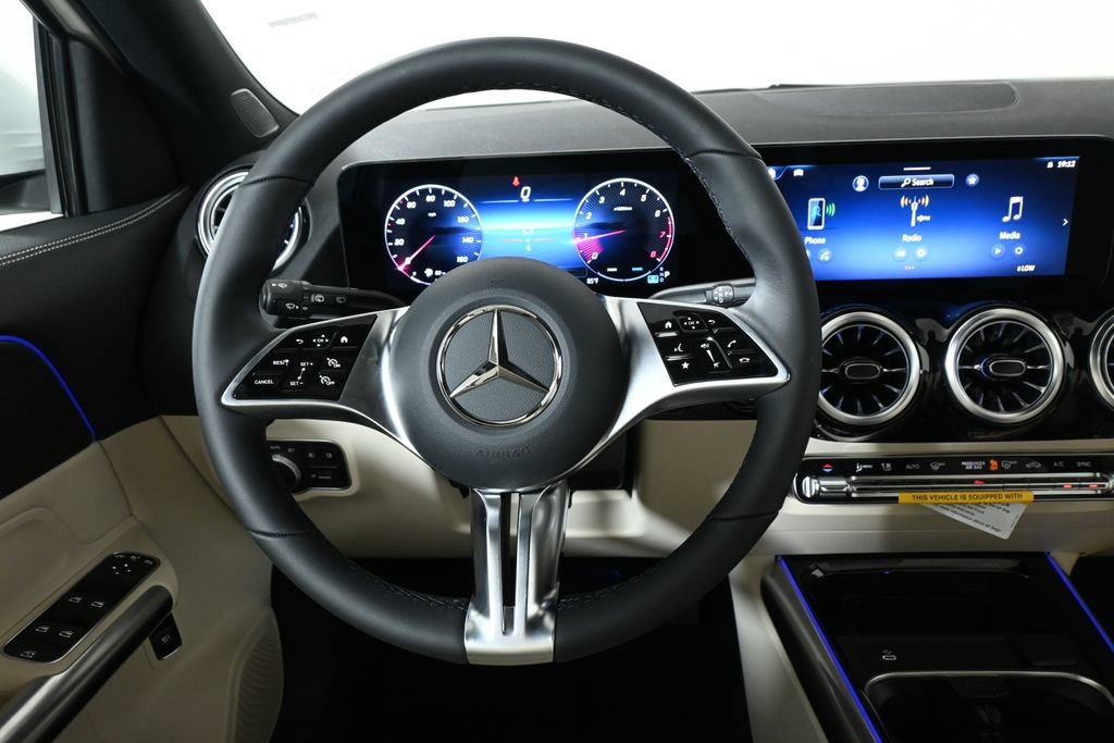 New 2026 Polar White Mercedes-Benz GLA 250 image 43