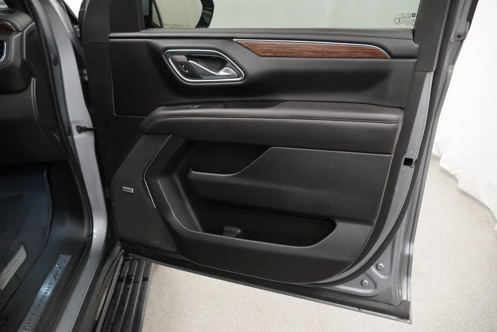 Used 2023 Sterling Gray Metallic Chevrolet High Country image 31