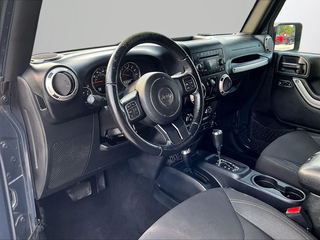 Used 2017 Black Jeep Sahara image 15