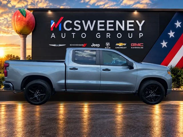Used 2023 Gray Chevrolet Custom image 6