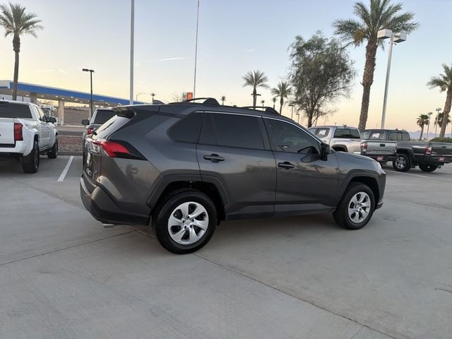 2021 Toyota RAV4 LE - Photo 4