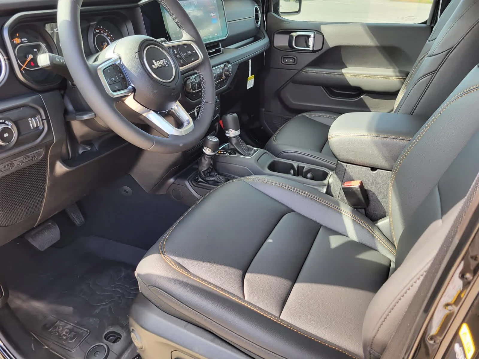 2025 Jeep Wrangler 4-Door Sahara - Photo 14