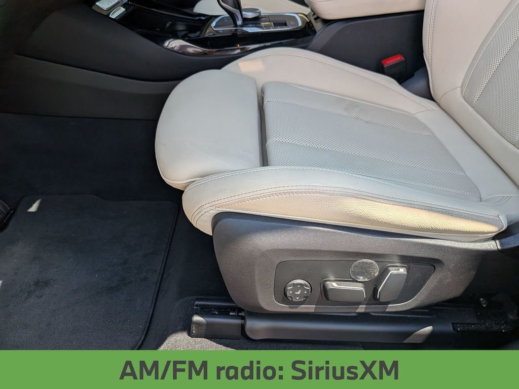 Used 2024 White BMW sDrive30i image 17