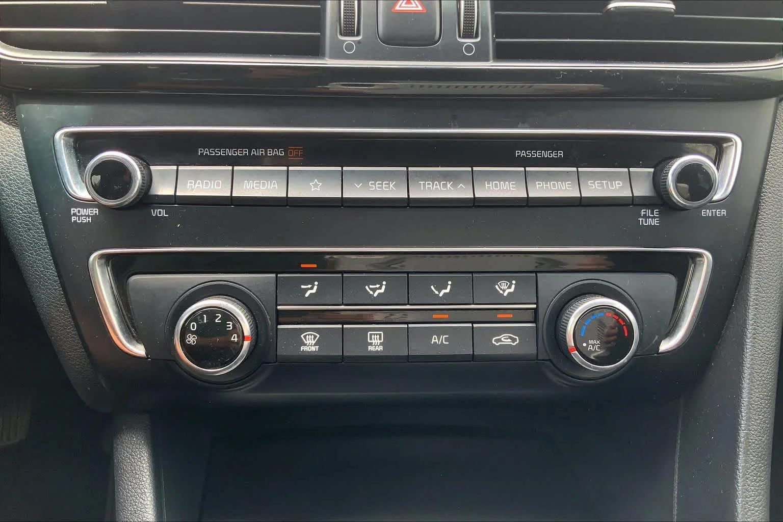 Used 2020 Sparkling Silver Kia LX image 29