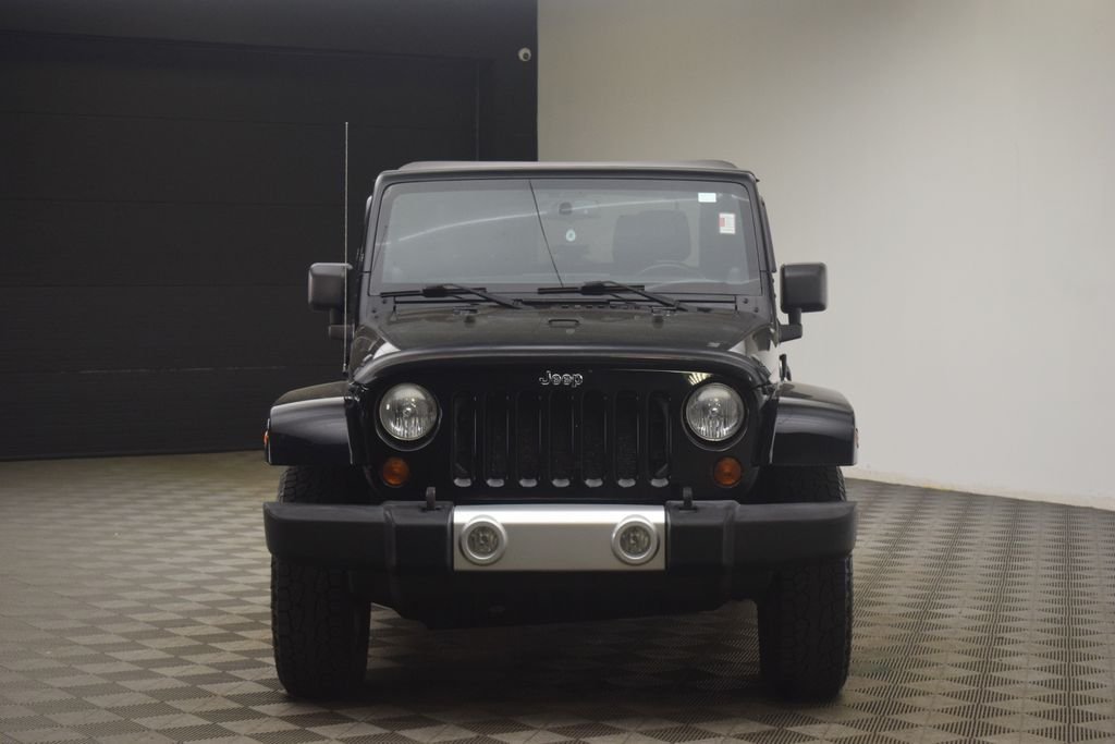 Used 2013 Black Jeep Sahara image 14