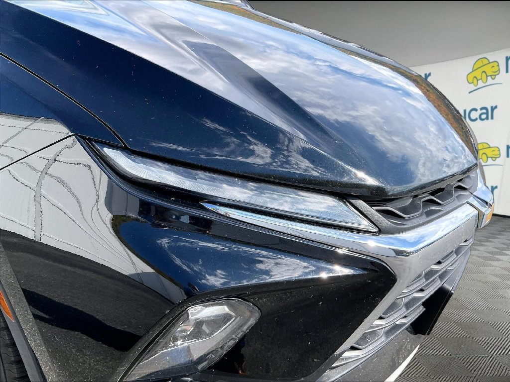 Used 2025 Black Chevrolet LT image 30