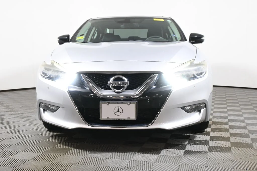 Used 2017 Silver Nissan Platinum image 10