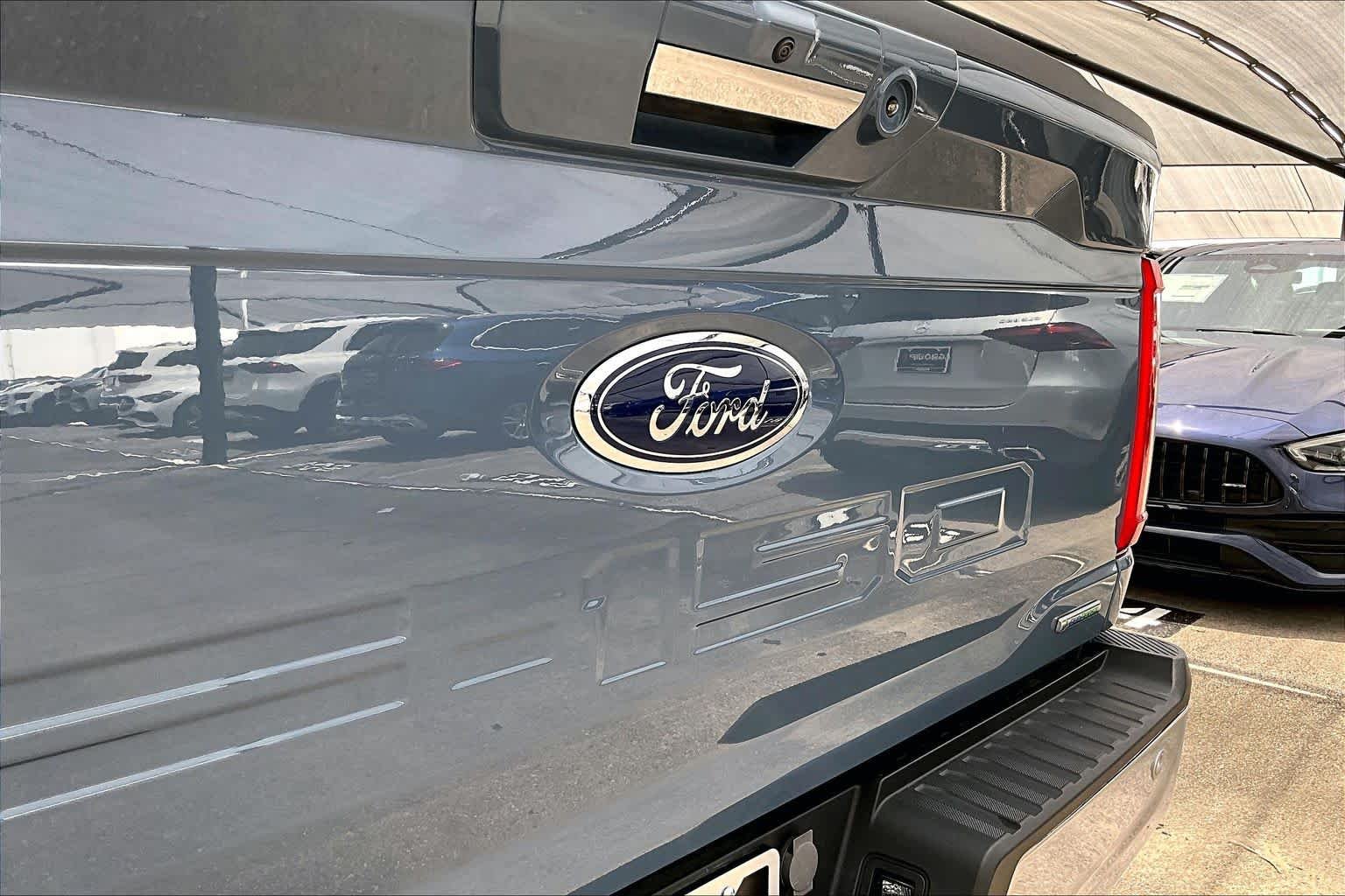 Used 2023 Azure Gray Metallic Tri-Coat Ford LARIAT image 31