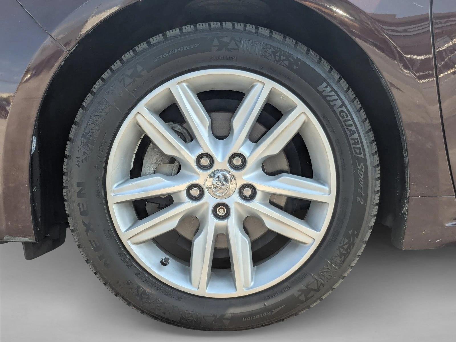 Used 2015 Sizzling Crimson Mica Toyota XLE image 10